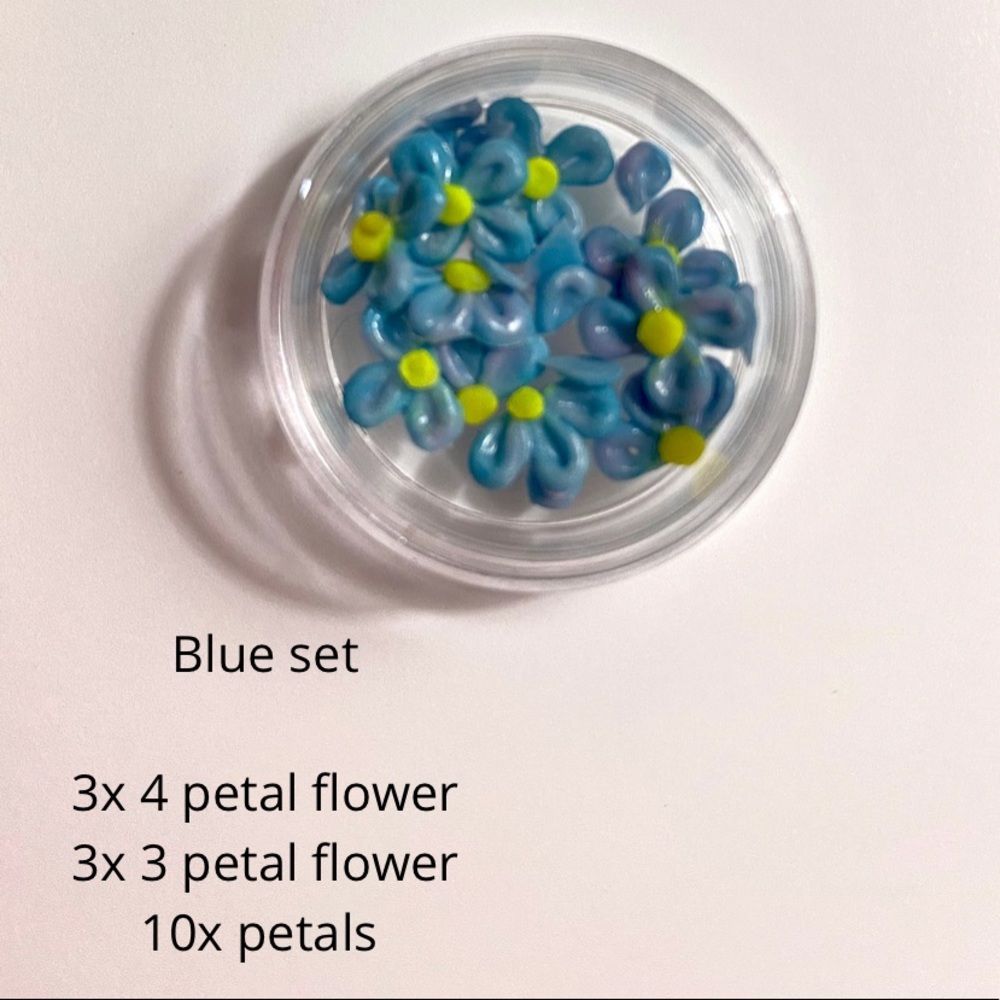 3D acrylic flower nail charms | blue ombré set